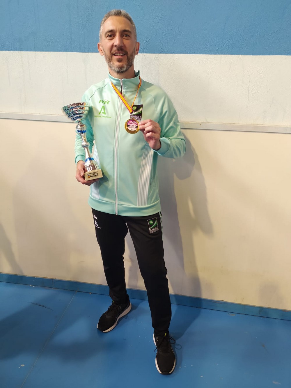 El ejidense Eduardo Martín, campeón de España de karate veteranos con Andalucía