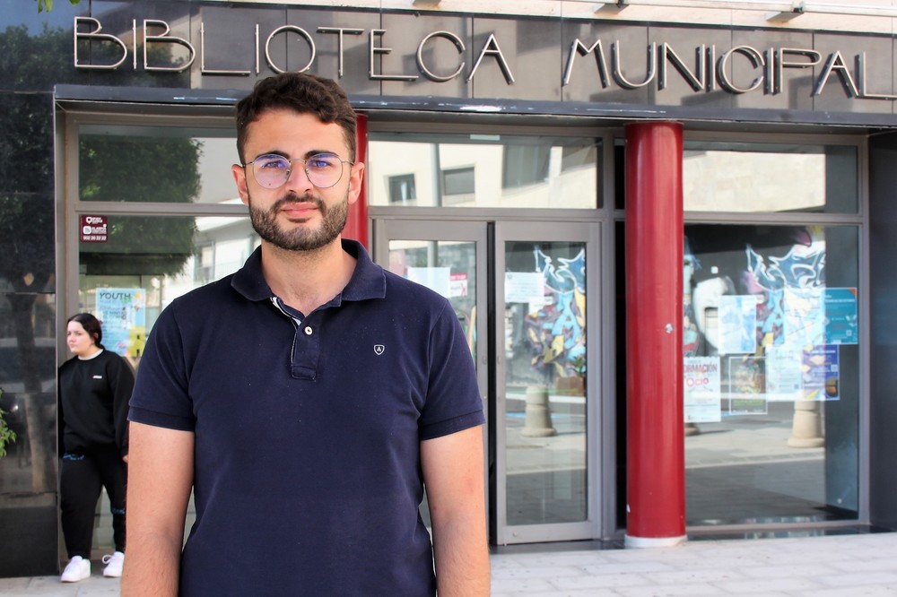 Las Juventudes Socialistas de El Ejido piden la ampliación del horario de la Biblioteca Central