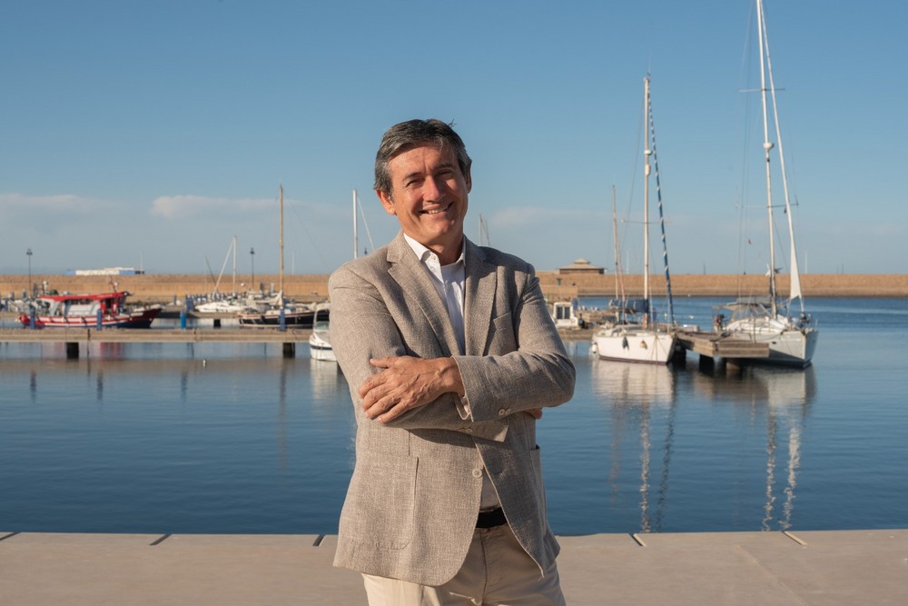 Manuel Cortés hace una valoración "positiva" de la compra del antiguo Hotel Mirador de Adra