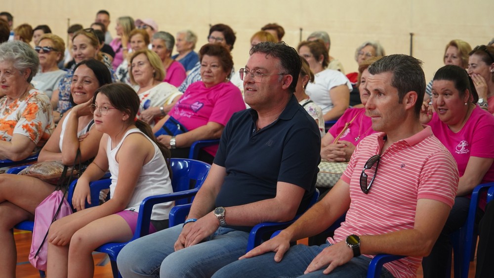 Un centenar de vecinos clausuran el programa ‘Cuidando mi salud mental’ de Berja