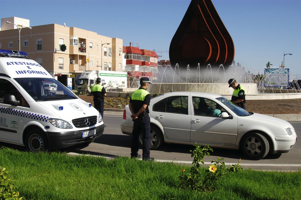 Un total de 12 denuncias en los casi cien controles de la Campaña de Vigilancia de vehículos en Vícar