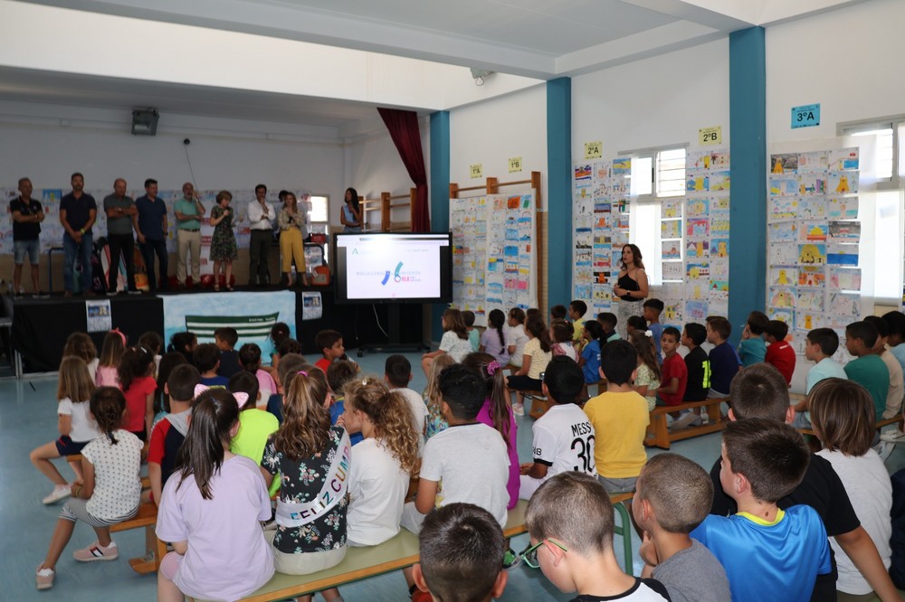 Casi 600 alumnos del CEIP Miguel Servet participan en el X Concurso de pintura ‘Balerma y la Mar’