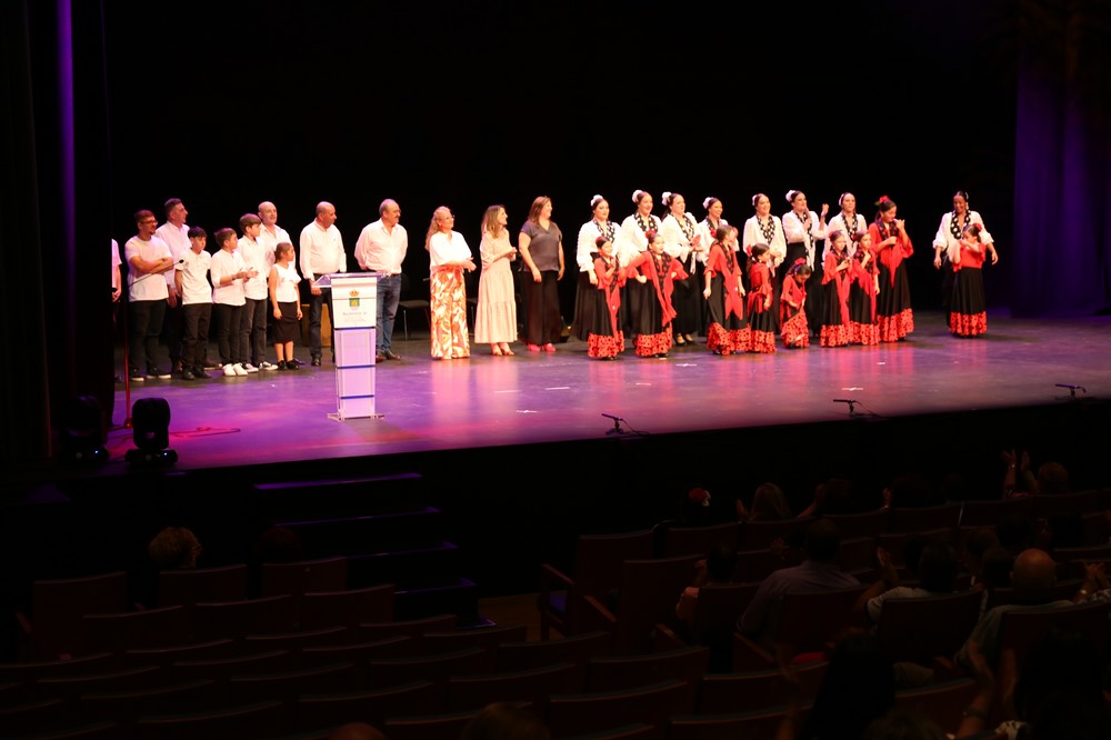 La Asociación Francisco Velarde muestra todo su esplendor en una gala solidaria