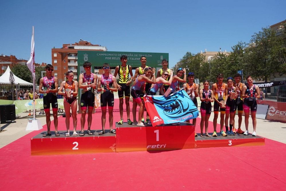 Cidade de Lugo Fluvial femenino y Peñota Dental Alusigma masculino ganan los campeonatos de España de Triatlón por Relevos en Roquetas de Mar
