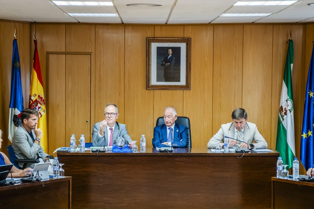 Roquetas de Mar celebra su primer pleno con la nueva corporación y sortea las mesas electorales