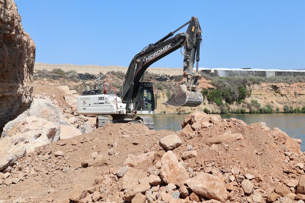 Entran en la recta final las obras que posibilitarán la reapertura del camino de la Depuradora
