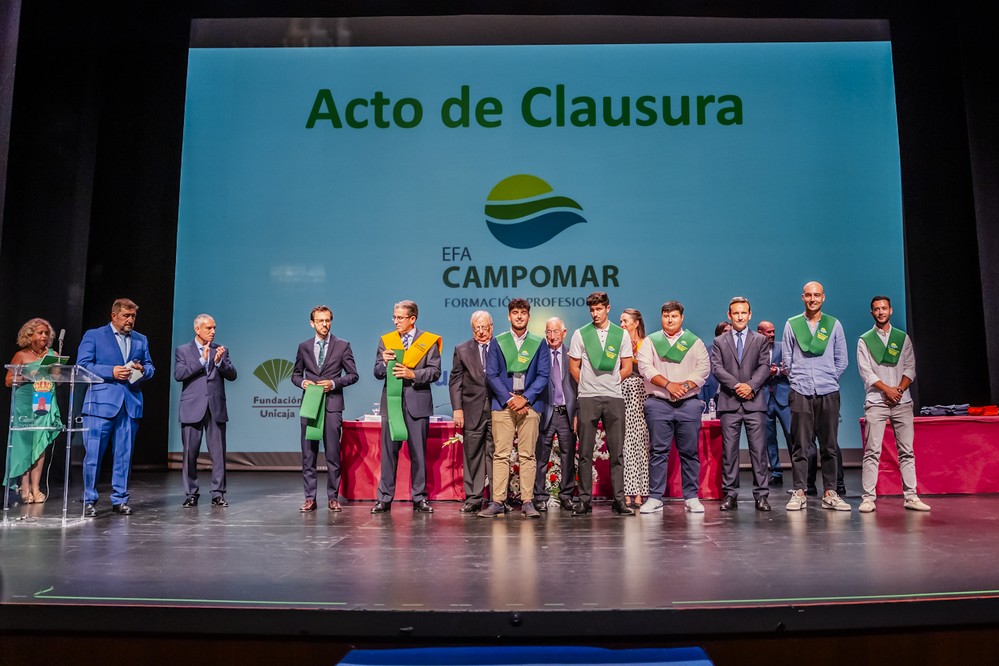 El Teatro Auditorio de Roquetas de Mar acoge el acto de clausura e imposición de becas de Campomar