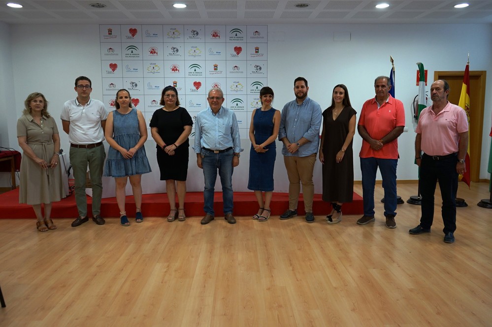 Antonio Bonilla presenta al equipo con el que "seguiremos transformando Vícar, ofreciendo servicios de calidad desde la cultura de la seguridad"