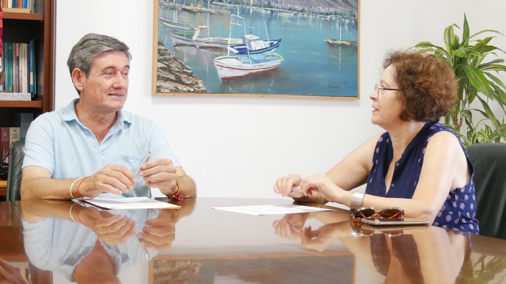 Manuel Cortés firma un acuerdo para la potenciación y modernización del Centro Comercial Abierto