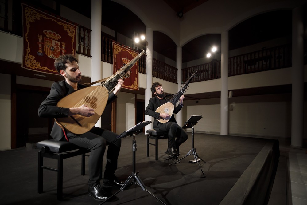 Pablo y Daniel Zapico brillan en Mare Musicum con un adiós inolvidable a la música de archilaúd
