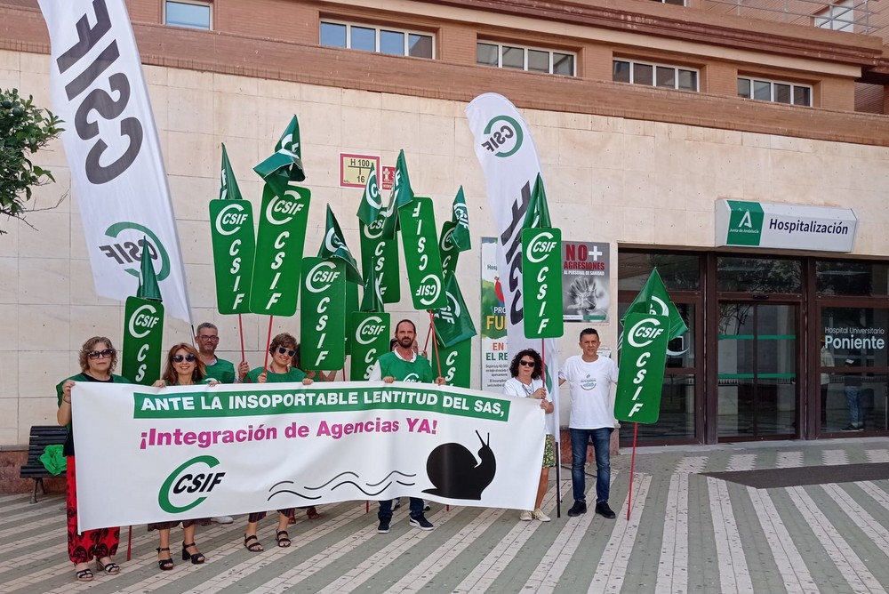 CSIF se concentra para denunciar la “insoportable lentitud” del proceso de integración del Hospital de Poniente en el SAS