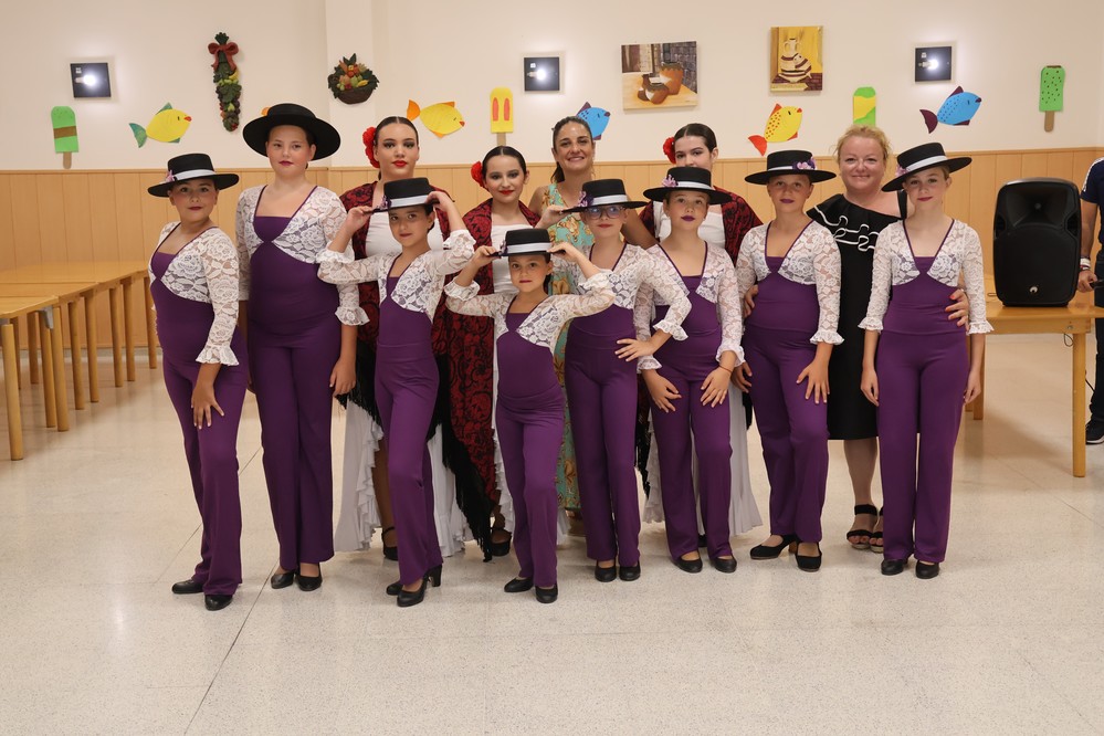 La Residencia Geriátrica Ciudad de El Ejido cumple 21 años y lo celebra con baile en directo