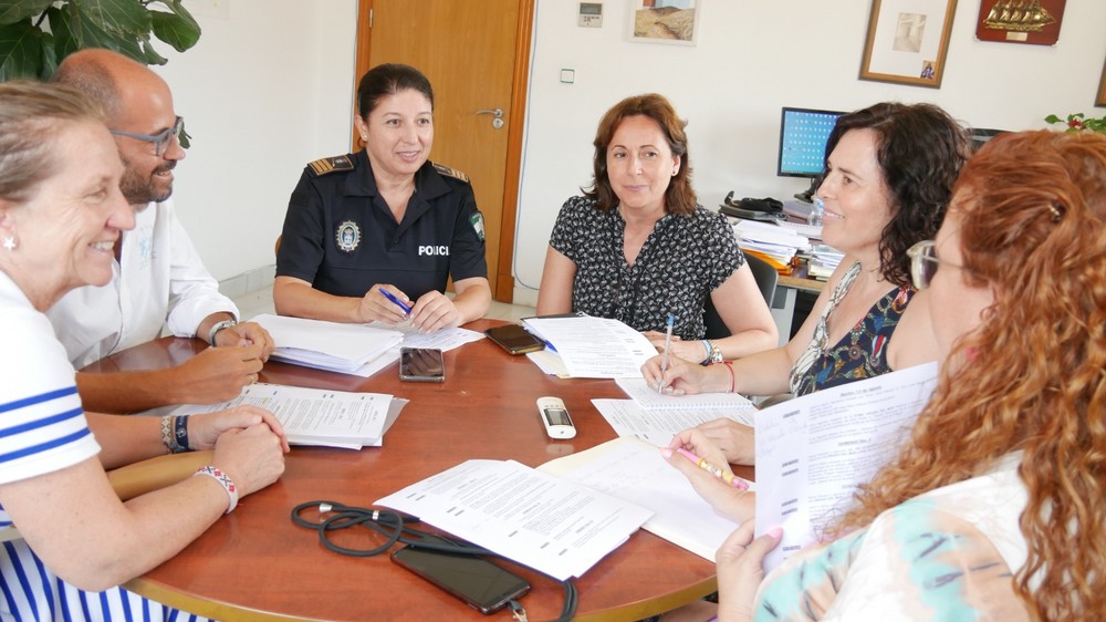 Ayuntamiento de Adra y Hermandad de la Virgen del Mar se reúnen para perfilar los actos de las fiestas patronales