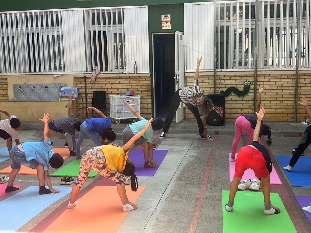 El Distrito Poniente enseña a prevenir golpes de calor en campamentos y escuelas de verano