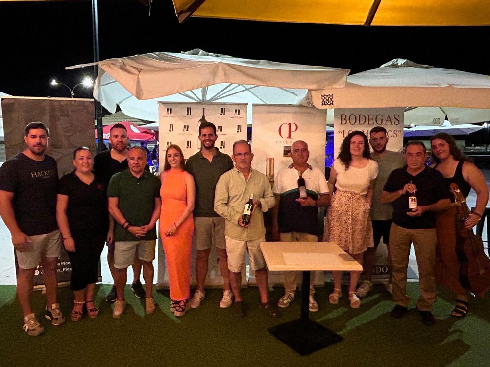 Más de medio centenar de participantes en la Cata de Vinos de la tierra celebrada en el Muelle Gourmet de Adra