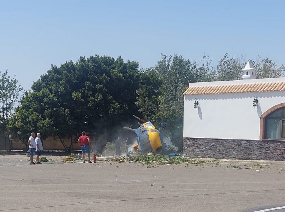 Un helicóptero de Tráfico de la Guardia Civil se estrella en Cortijo Blanco