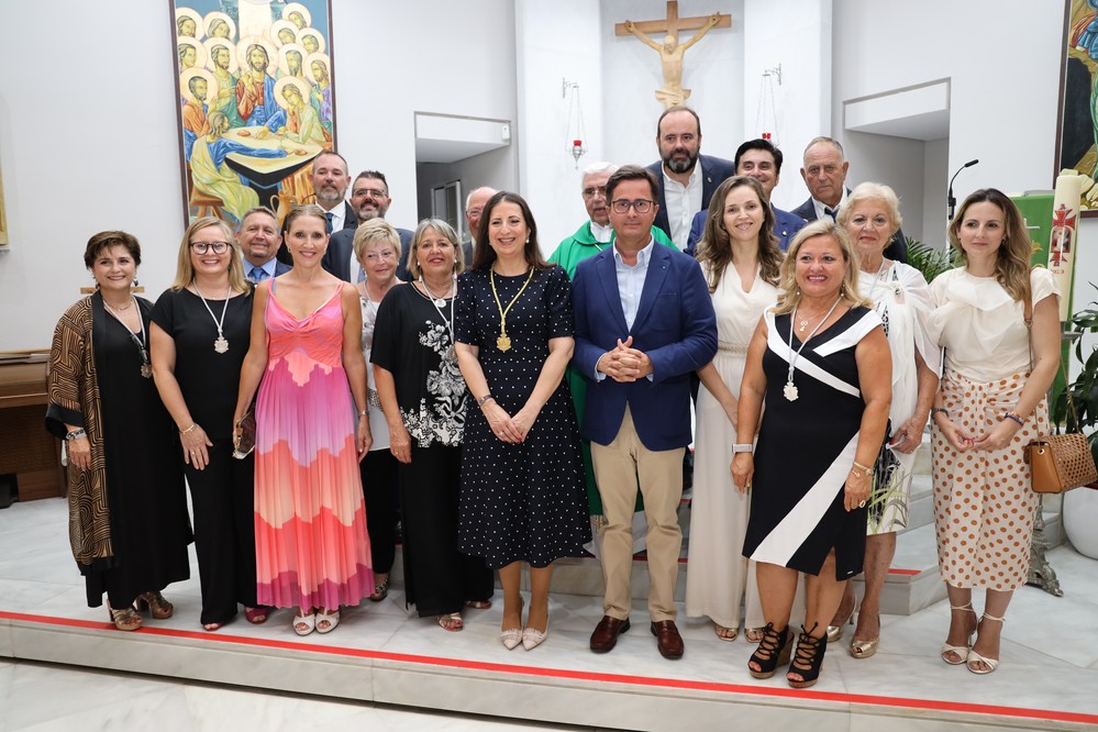 La Hermandad de Nuestra Señora del Rocío de El Ejido celebra la jura de cargos y la toma de posesión de la nueva Hermana Mayor y la Junta de Gobierno