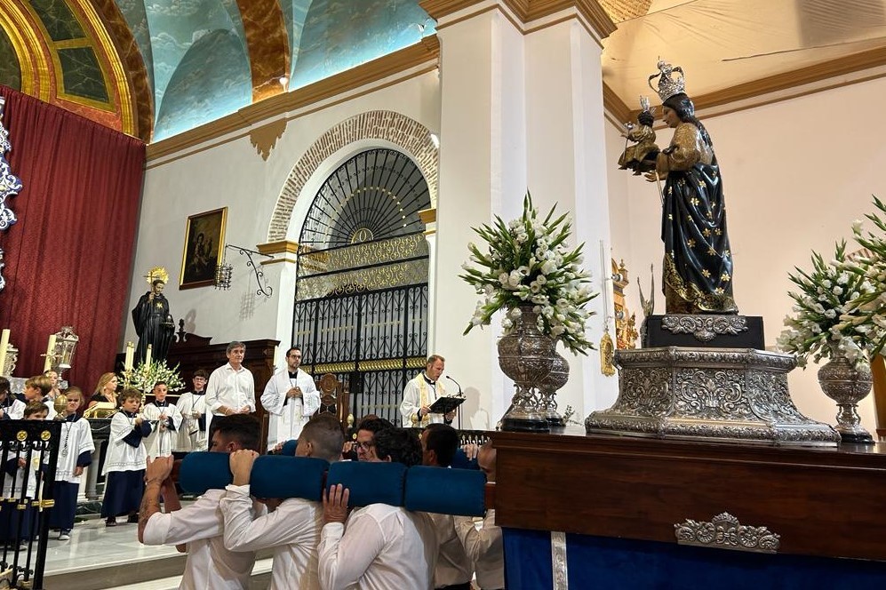 Celebrado el traslado de la Virgen del Mar a la Iglesia de Nuestra Señora Concepción de Adra