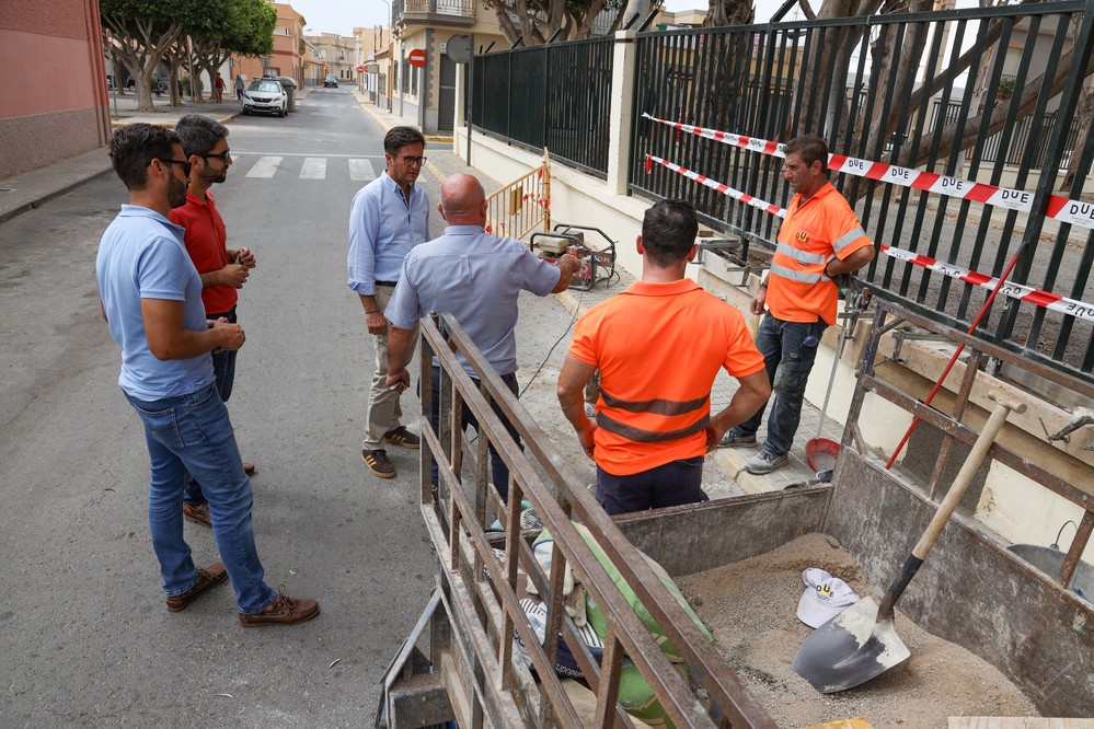 El Ayuntamiento pone a punto los colegios de El Ejido de cara al inicio del nuevo curso