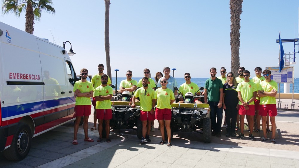 Manuel Cortés supervisa el dispositivo de salvamento en playas y destaca su “imprescindible labor”