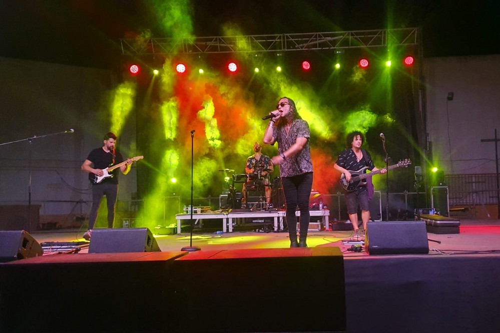 ‘Los Lagartos’ y ‘Los Tocayos’ ofrecen un concierto en el Polideportivo San Fernando de Adra