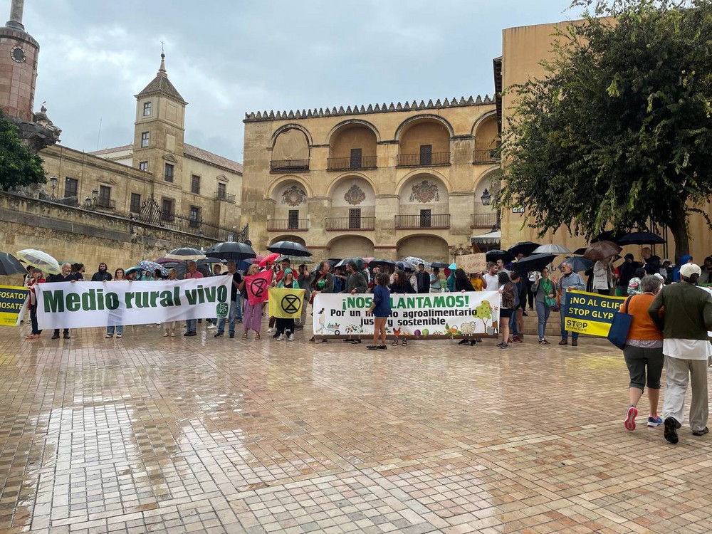 Medio centenar de organizaciones “se plantan” frente a los ministros de Agricultura europeos reunidos en Córdoba para reclamar otro modelo agroalimentario