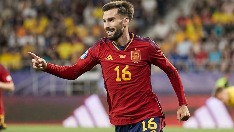 El roquetero Álex Baena debuta con la Selección Española absoluta logrando su primer gol