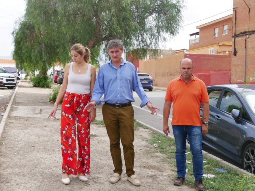 El Camino del Cementerio de Adra contará muy pronto con un acerado más amable y accesible