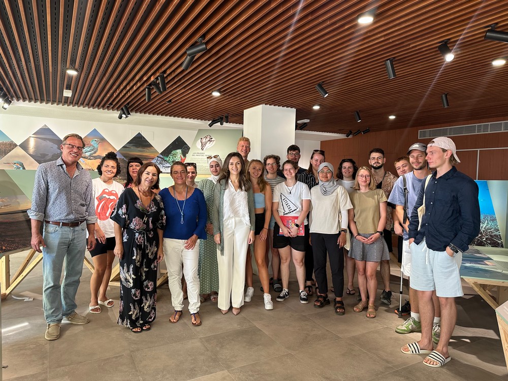 Un grupo de universitarios alemanes disfrutan de los recursos turísticos de El Ejido mientras perfeccionan el español