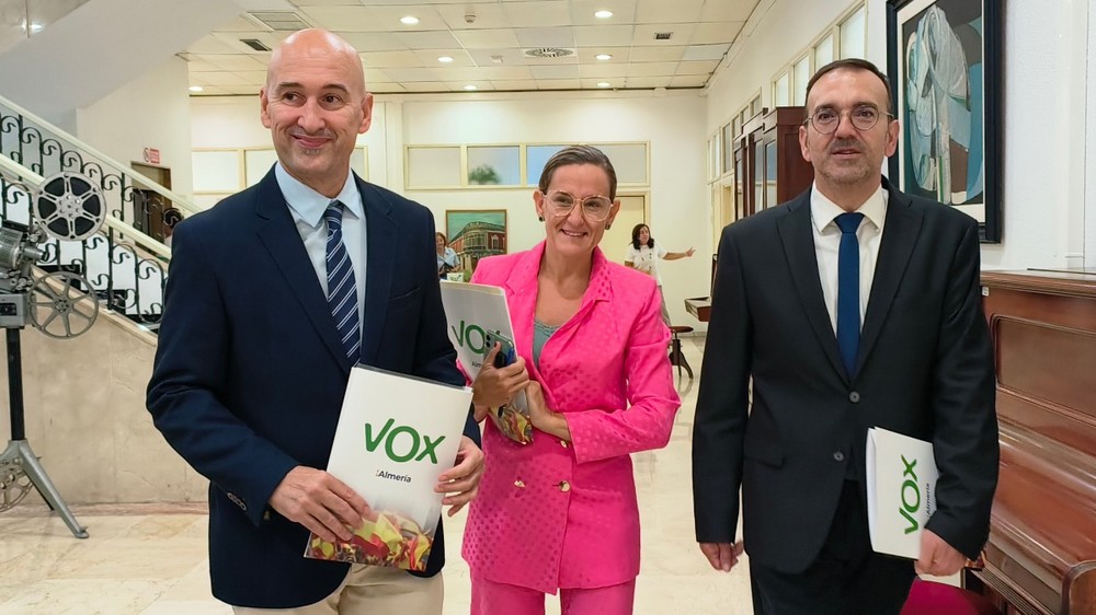 El Pleno de la Diputación hará institucional la moción presentada por VOX para homenajear a los agricultores almerienses