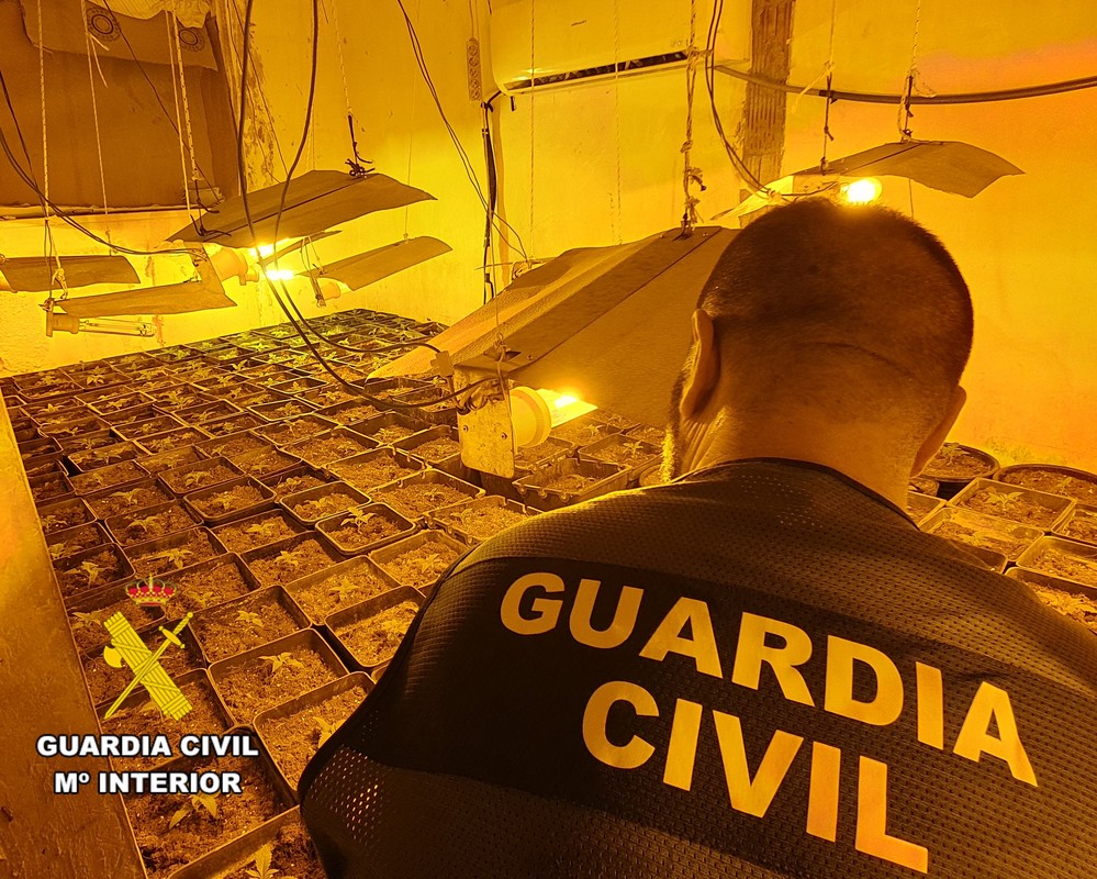 La Guardia Civil desmantela un activo punto de venta de droga en Adra
