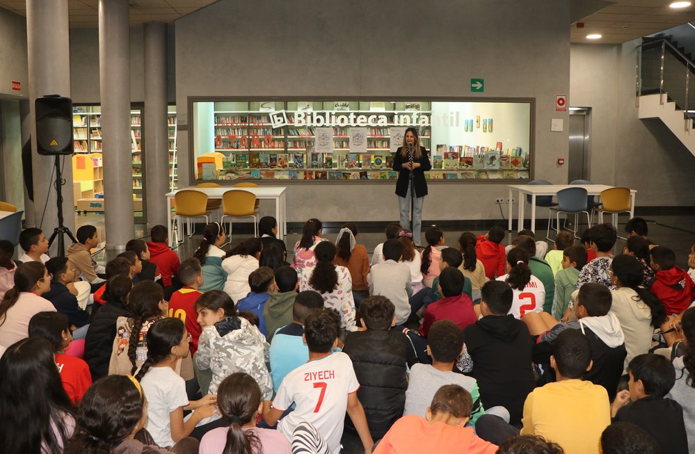 Escolares del CEIP José Salazar participan en la lectura de un manifiesto por el Día Mundial de las Bibliotecas