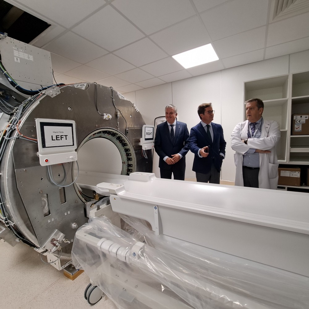 El Hospital Universitario Poniente incorpora dos nuevos equipos de resonancia magnética