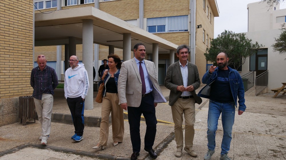 Manuel Cortés y Francisco Alonso visitan obras de mejora en la accesibilidad e inclusión de varios centros educativos