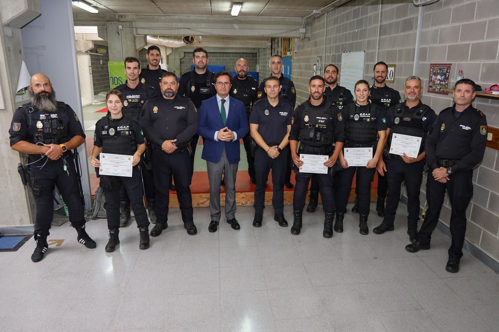 El alcalde de El Ejido clausura el Curso de Defensa Personal Policial dirigido a policías locales y nacionales
