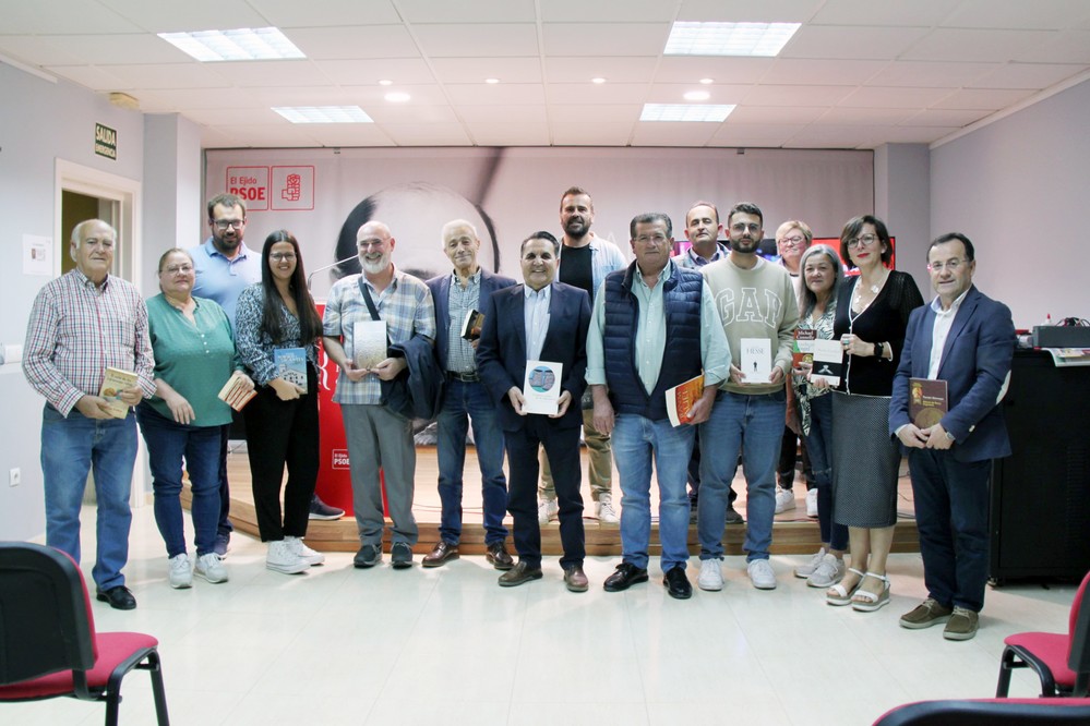 El PSOE de El Ejido abre las puertas de su biblioteca