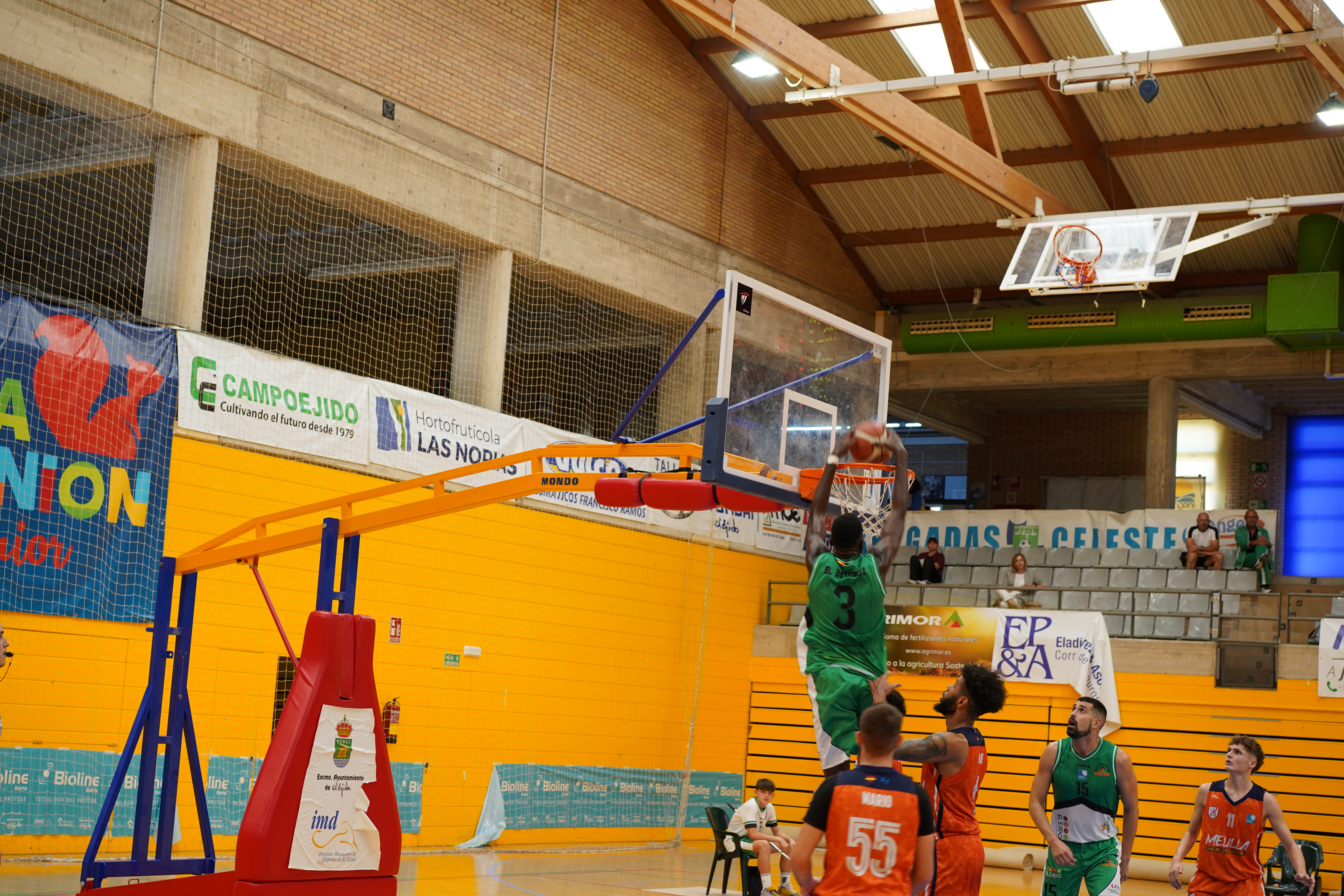 La crucial victoria del B. Murgi sobre Armilla (55-64) devuelve la confianza a los ejidenses