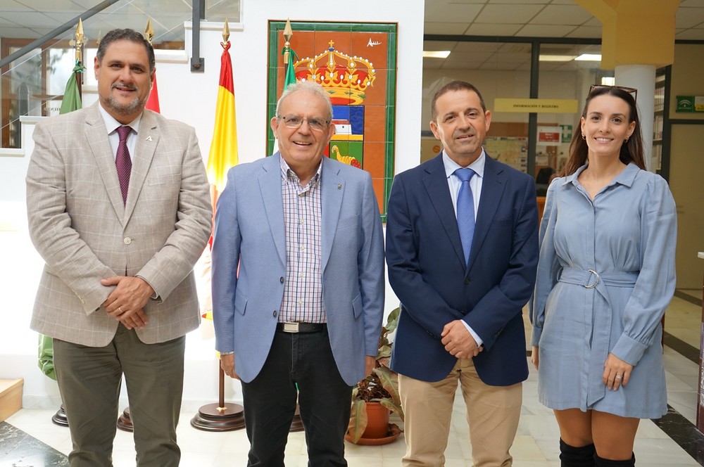 Junta de Andalucía y Vícar formalizan la cesión definitiva del Centro de Formación de La Gangosa