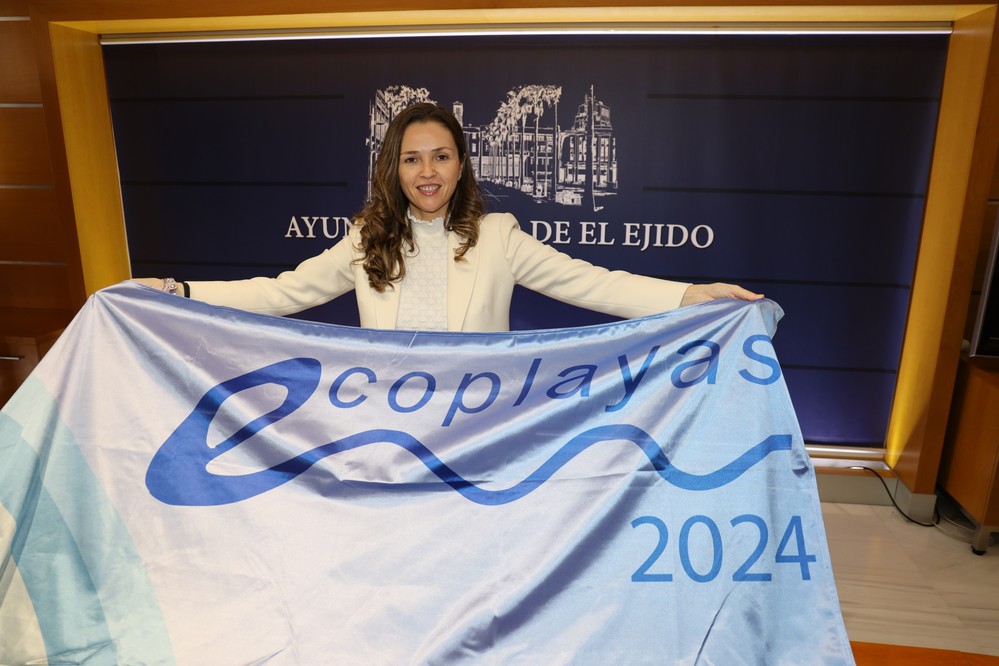 Las playas de San Miguel, Balerma, Levante y Poniente renuevan la bandera medioambiental ‘Ecoplayas’