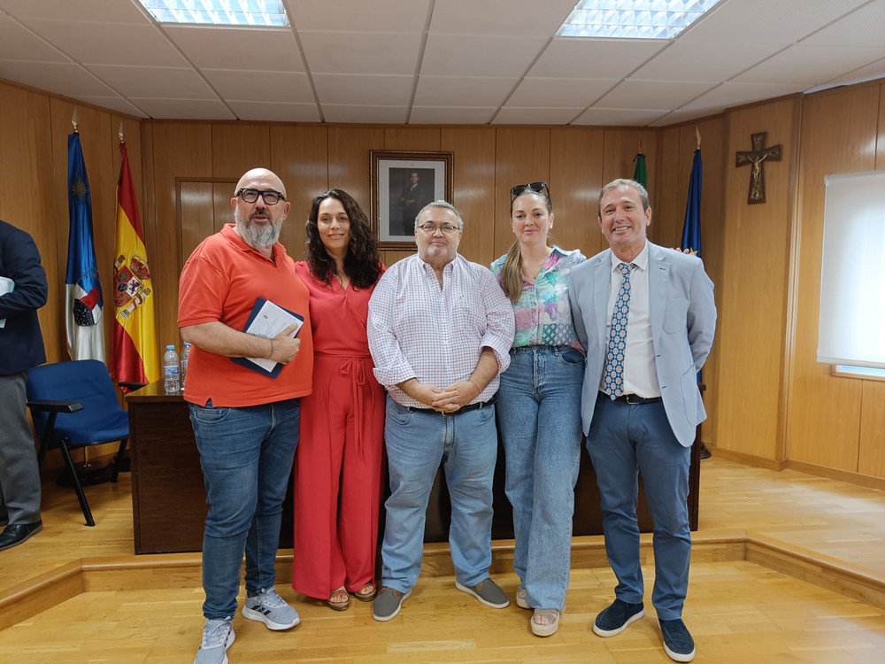 Manolo García vincula la subida de impuestos a la “privatización total” de los servicios municipales