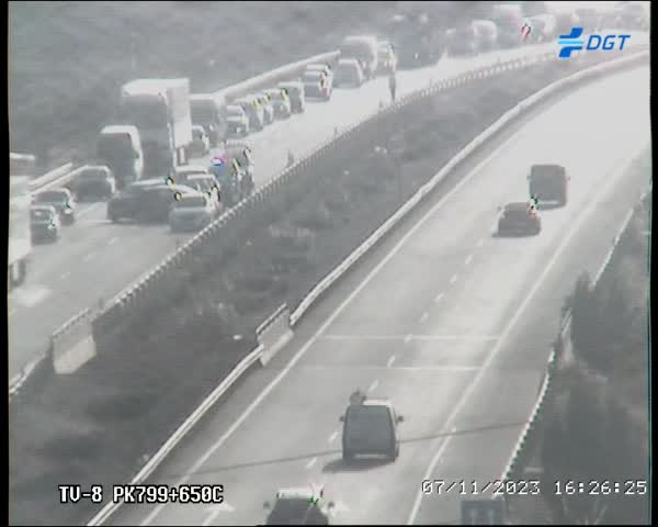 Dos accidentes provocan importantes retenciones en la A-7