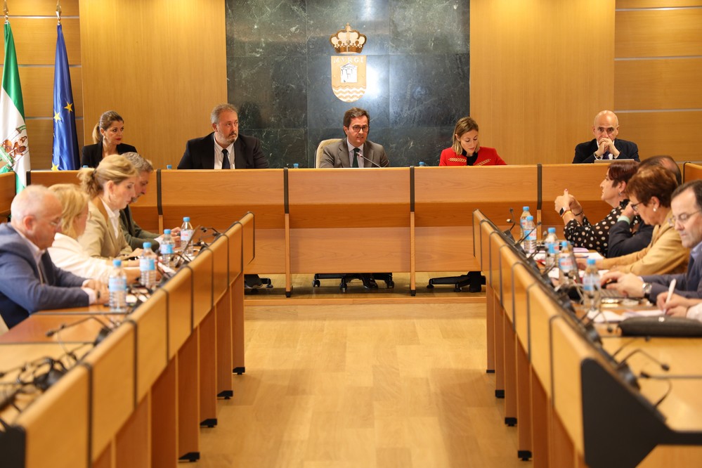 El Pleno respalda una moción para mostrar su rechazo ante el acuerdo de investidura entre PSOE y Junts por atentar contra la unidad de España