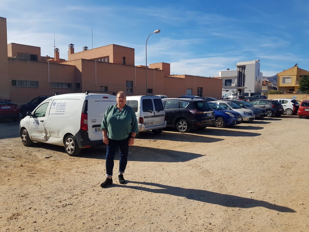 El PSOE pide el arreglo del solar de aparcamientos del centro de salud de Ejido Norte
