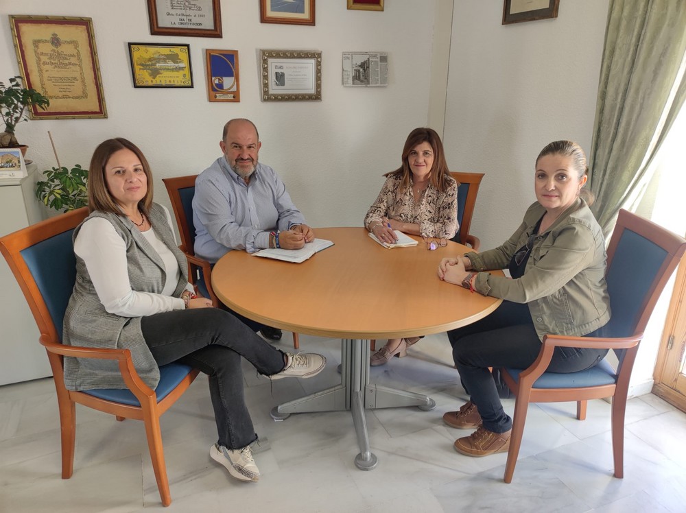 El Ayuntamiento de Dalías y la Asociación de Comerciantes reactivarán el tejido comercial