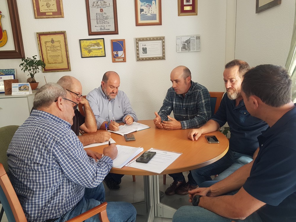El Ayuntamiento de Dalías y COAG Almería aúnan esfuerzos en pro del sector agrícola