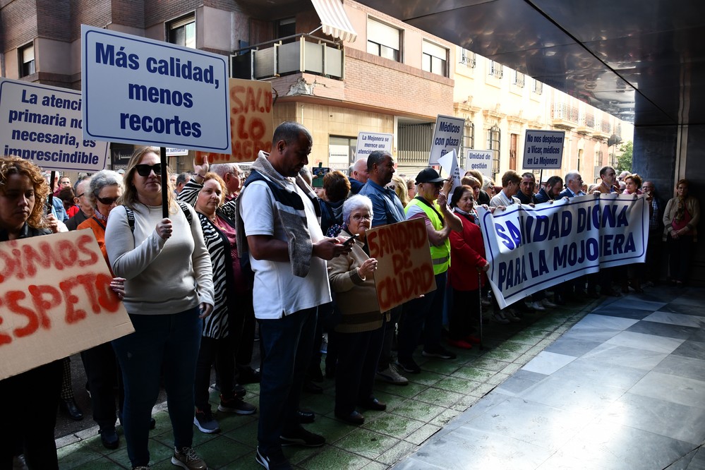 La Mojonera se moviliza por "una sanidad digna"