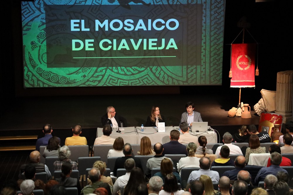 El ejidense Sergio Fernández ‘descubre’ los ‘Mosaicos Romanos de Almería’ en el Día Internacional del Patrimonio