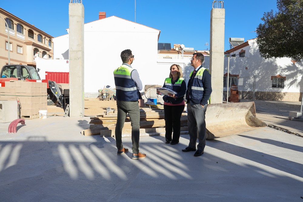 Avanzan a buen ritmo las obras del nuevo centro de mayores en la Plaza Centuria