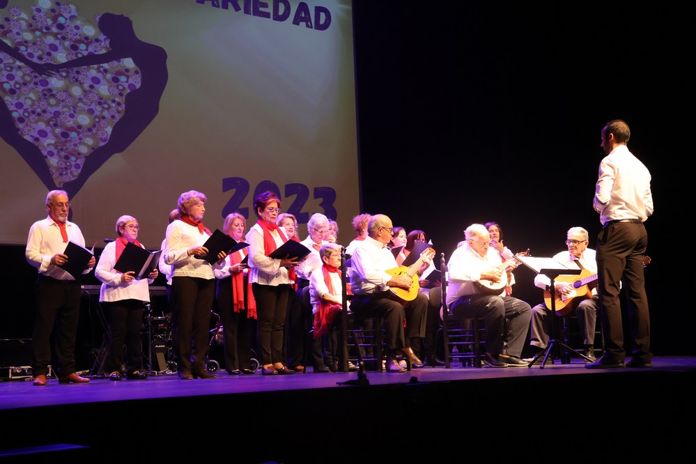 Diversión en el Festival de la Diversidad, la gala de la Asociación de Lucha contra la Fibromialgia de El Ejido, ALFIEL