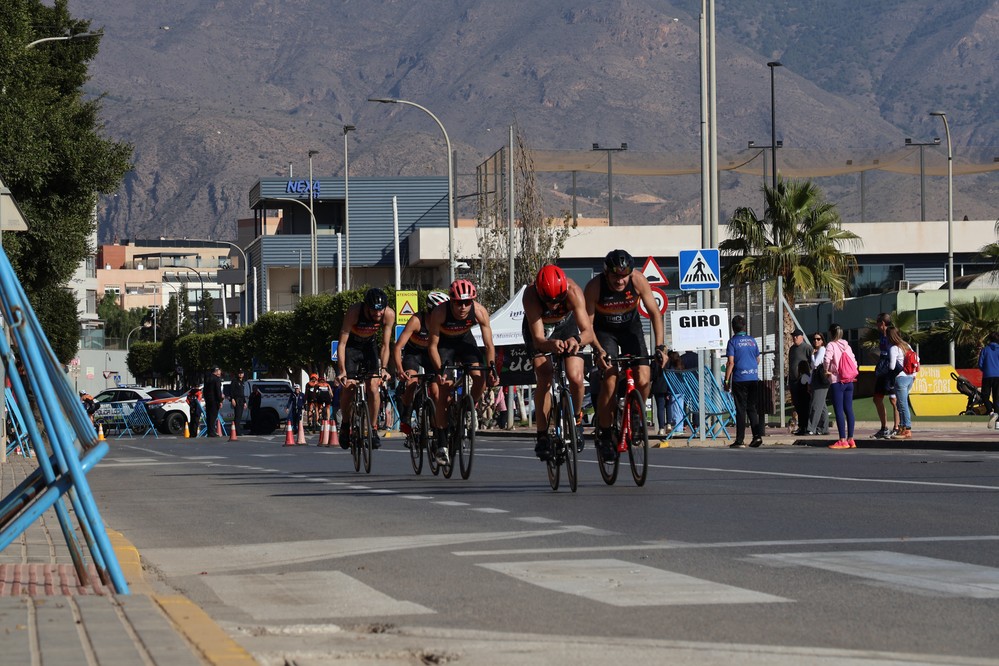 Éxito de la II edición del Duatlón Contrarreloj por Equipos El Ejido, en el que han participado 210 deportistas